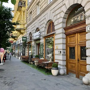 https://real-deluxe-next-to-danube.inbudapesthotels.com