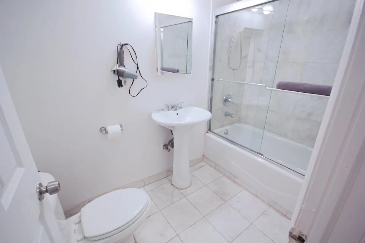 Studio Plus - One-Bedroom Apt Nueva York 0*,