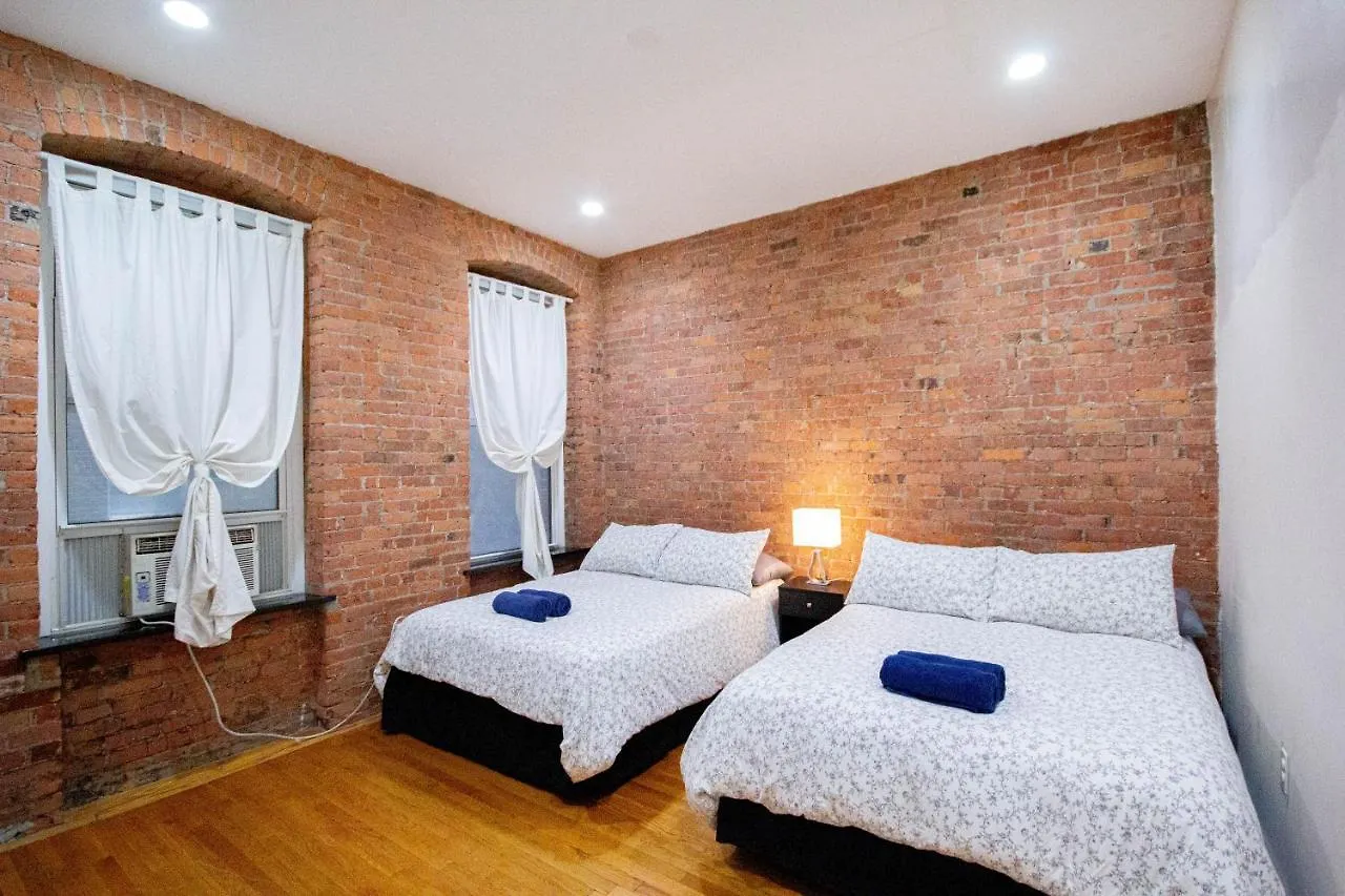 Contactos de Studio Plus - One-Bedroom Apt